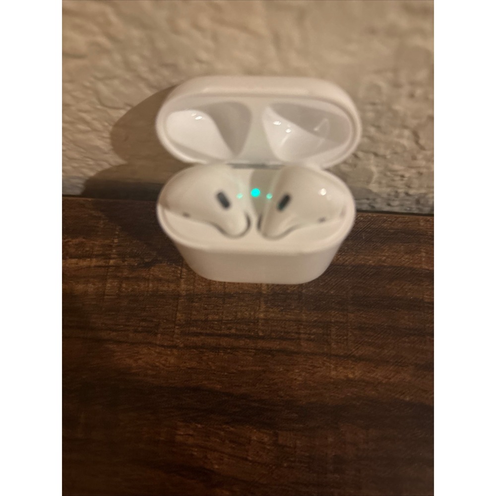 Apple AirPods 2nd Gen A2031 Unisex OS White Good Wireless Earbuds H1 Chip